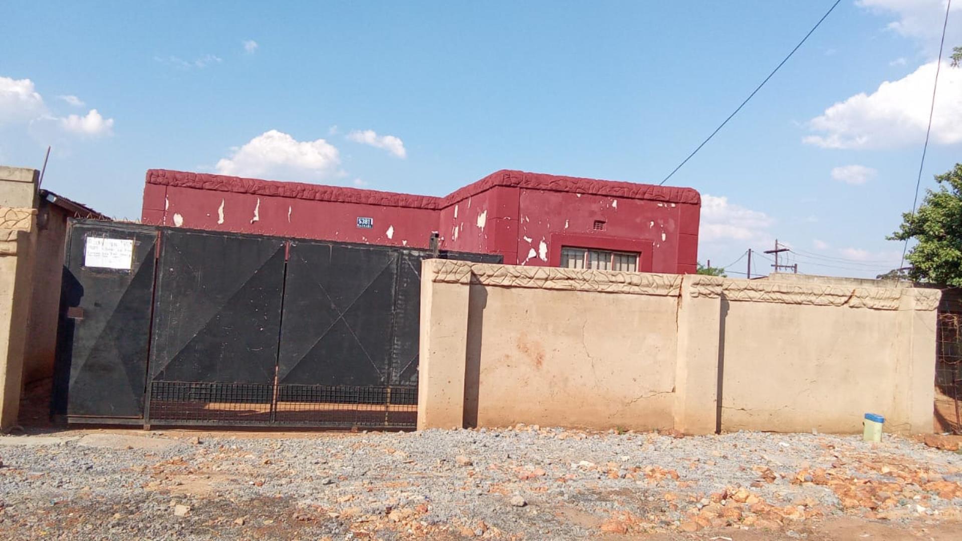 7 Bedroom House for Sale - Gauteng