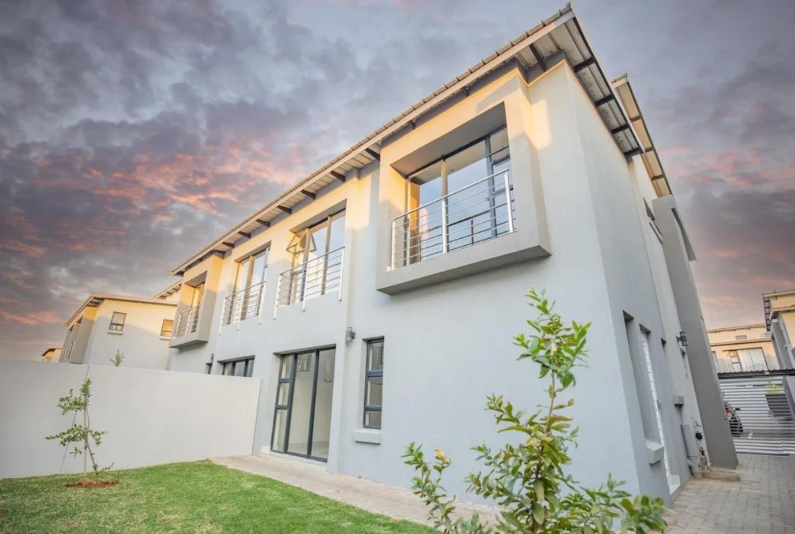 4 Bedroom Townhouse for Sale - Gauteng