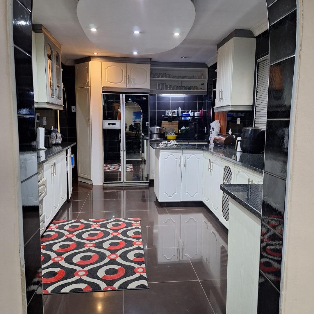 5 Bedroom House for Sale - KwaZulu Natal