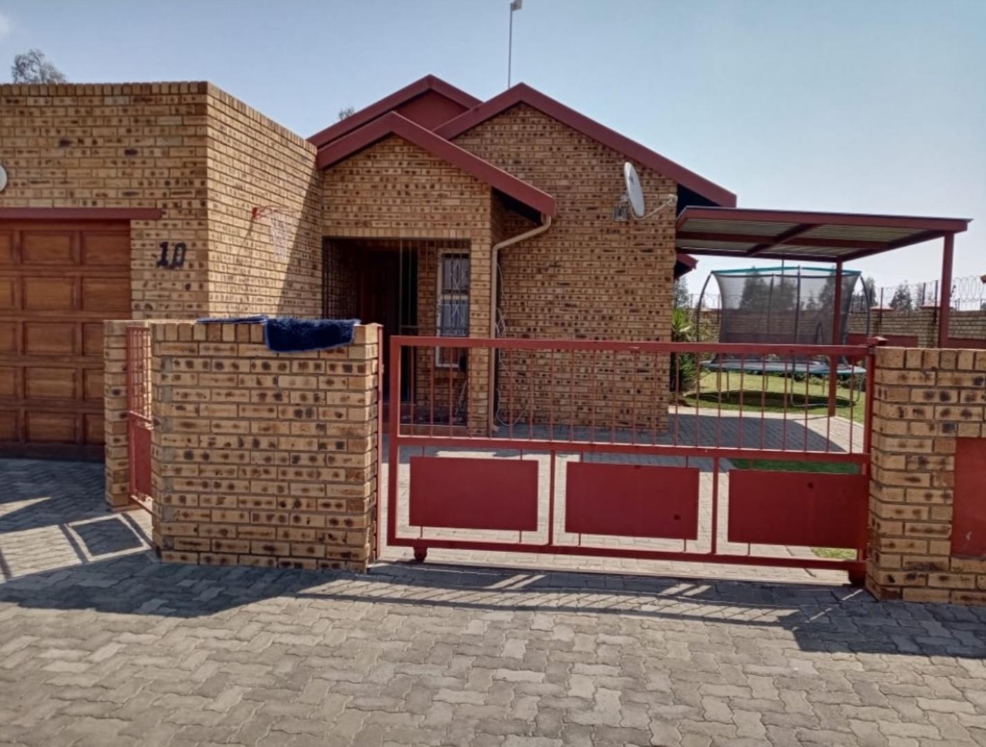 3 Bedroom Townhouse for Sale - Gauteng
